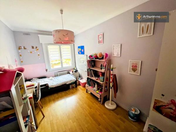 Vente                                                      Maison
                        
                     7 pièces                      191 m2                     à Croix