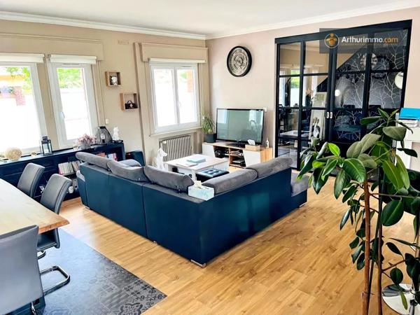 Vente                                                      Maison
                        
                     7 pièces                      191 m2                     à Croix