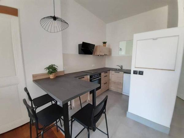 Appartement 2 pièces                                        - 38000 Grenoble Réf : 5580