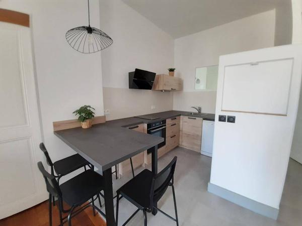 Appartement 2 pièces                                        - 38000 Grenoble Réf : 5580