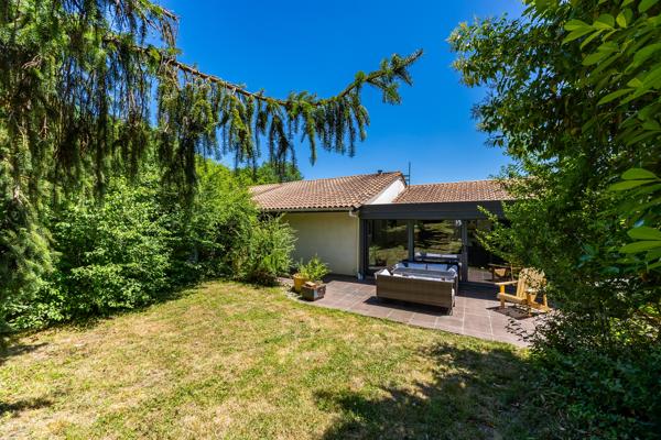 Maison
         5 pièces
        - 113 m² Exclusivité 399 000 € *
