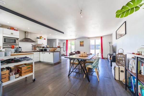 Maison
         5 pièces
        - 113 m² Exclusivité 399 000 € *