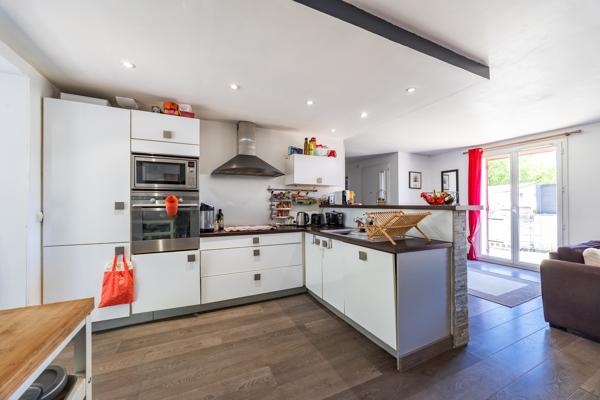 Maison
         5 pièces
        - 113 m² Exclusivité 399 000 € *