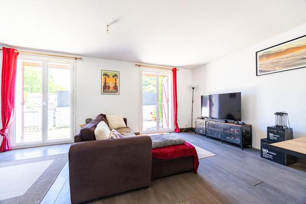 Maison
         5 pièces
        - 113 m² Exclusivité 399 000 € *