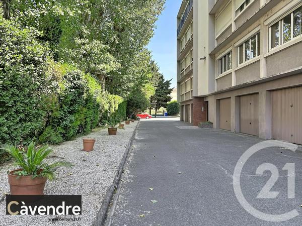 Appartement F4 à vendre  4 pièces - 101,10 m 2   AVIGNON  - 84