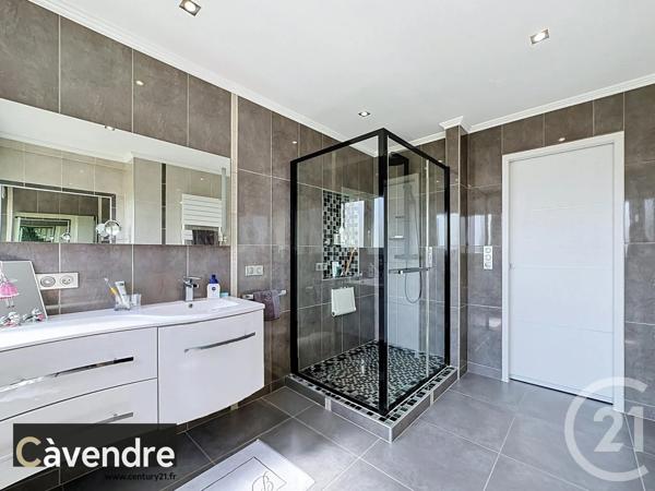 Appartement F4 à vendre  4 pièces - 101,10 m 2   AVIGNON  - 84