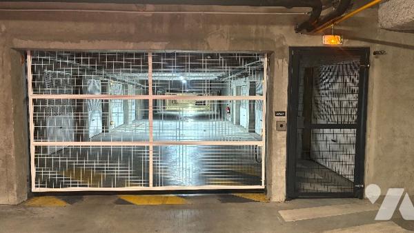 PLACE DE PARKING SÉCURISÉ 15 M² – SEYNOD