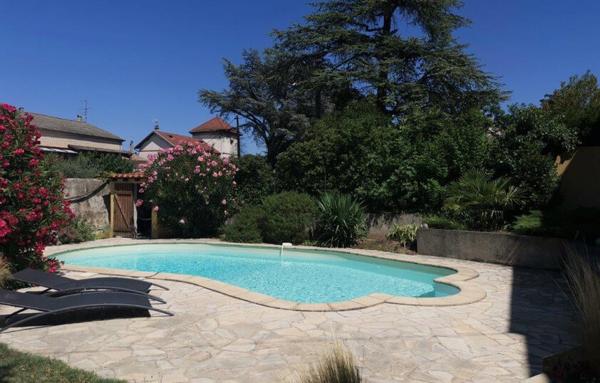 MONTELIMAR - Quartier St James - Maison ancienne (1880) avec jardin et piscine