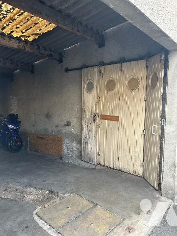 A Vendre / grand Garage Quartier BEAUJARDIN