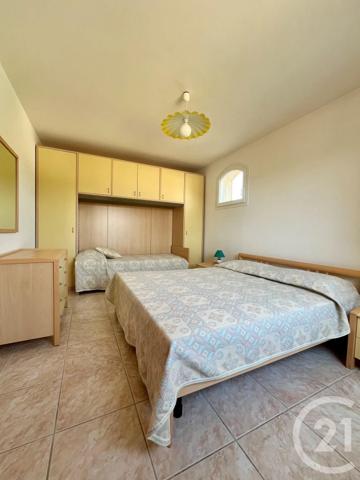 Maison à vendre  4 pièces - 135,30 m 2   ST CYR SUR MER  - 83