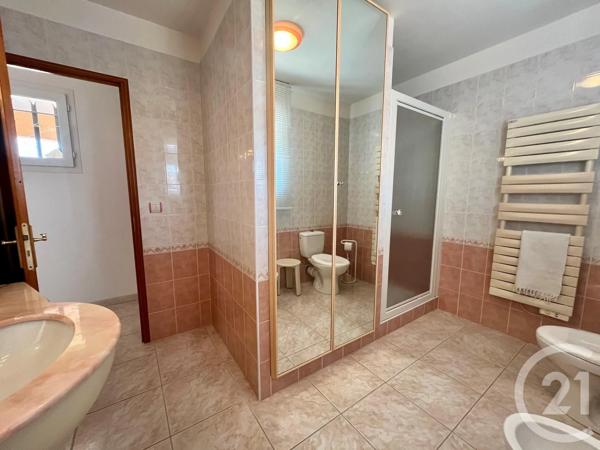 Maison à vendre  4 pièces - 135,30 m 2   ST CYR SUR MER  - 83