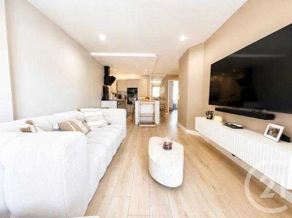 Appartement F4 à vendre  4 pièces - 77 m 2   COGOLIN  - 83