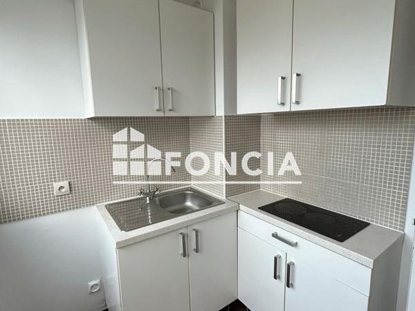 Location Studio 24.13 m² - 14 PLACE CHARLES DE GAULLE Saint Gratien 95210