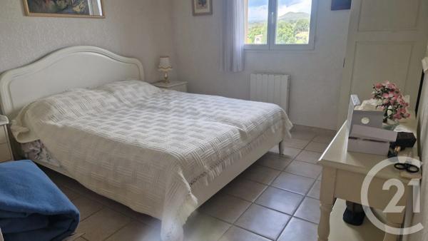 Appartement F4 à vendre  4 pièces - 124 m 2   FREJUS  - 83