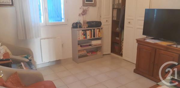 Appartement F4 à vendre  4 pièces - 124 m 2   FREJUS  - 83