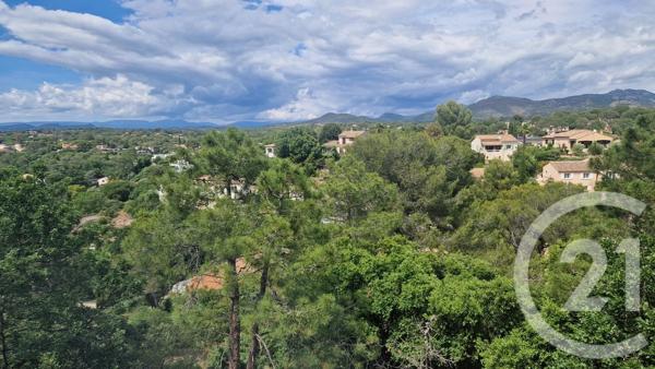 Appartement F4 à vendre  4 pièces - 124 m 2   FREJUS  - 83