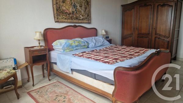 Appartement F4 à vendre  4 pièces - 124 m 2   FREJUS  - 83