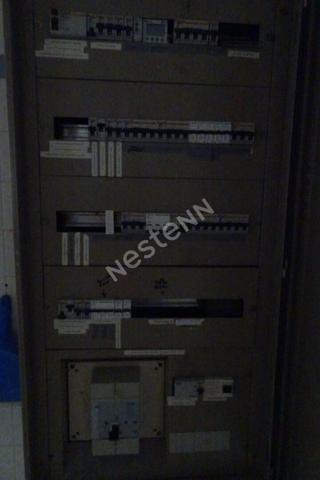 Rochefort - Murs commerciaux -2 salles -2 WC- plonge cuisine, bureau-réserve