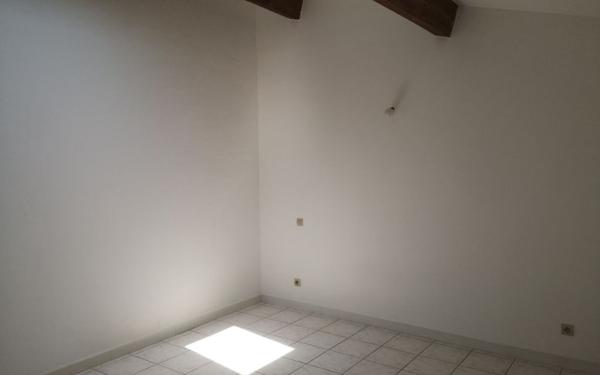 Appartement à louer    2 pièces •  Cabrières