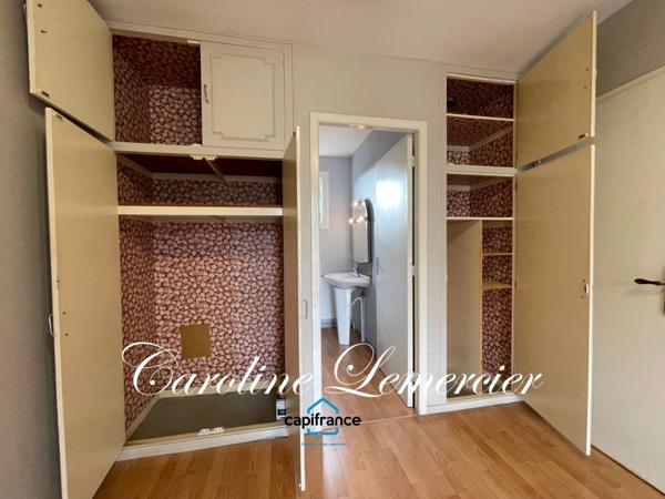 Maison à vendre MAISON DE VILLAGE 1 chambre, dépendances (studio) , garage , terrain 750 m²