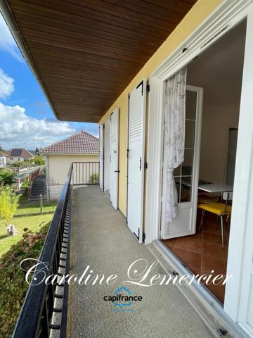 Maison à vendre MAISON DE VILLAGE 1 chambre, dépendances (studio) , garage , terrain 750 m²