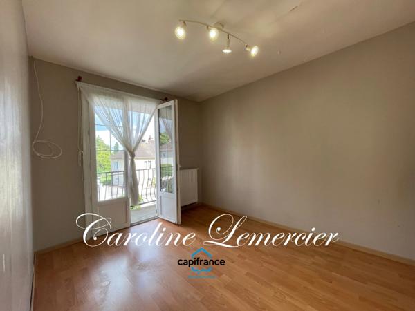 Maison à vendre MAISON DE VILLAGE 1 chambre, dépendances (studio) , garage , terrain 750 m²