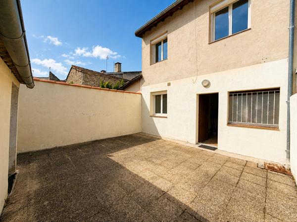 AGEN CENTRE VILLE - Maison de ville de 102 m² avec garage, extérieur et dépendance