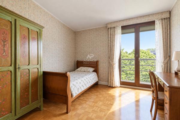 Appartement Saint Germain En Laye 4 pièces 90.08 m2 440 000 € **  - Référence  18947