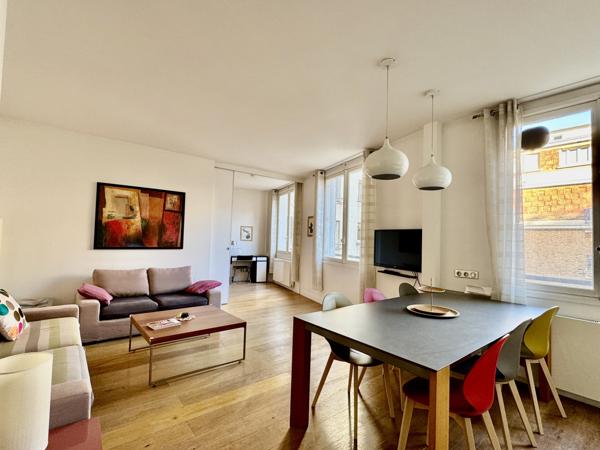 Paris (75016) Paris 16 - Chaillot - rue Duret - Étage élevé - 3 pièces sur belle cour - 70 m2 - deux chambres