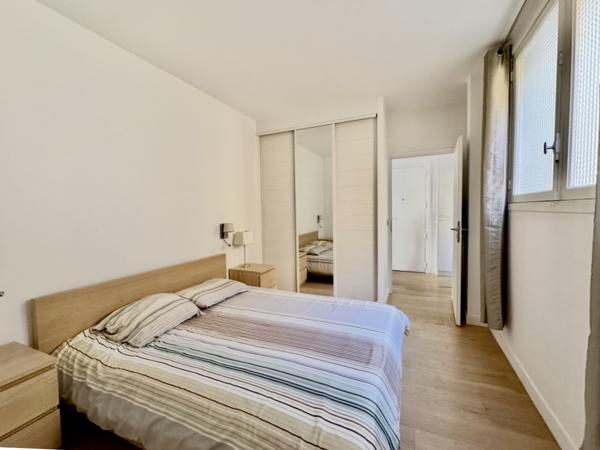 Paris (75016) Paris 16 - Chaillot - rue Duret - Étage élevé - 3 pièces sur belle cour - 70 m2 - deux chambres