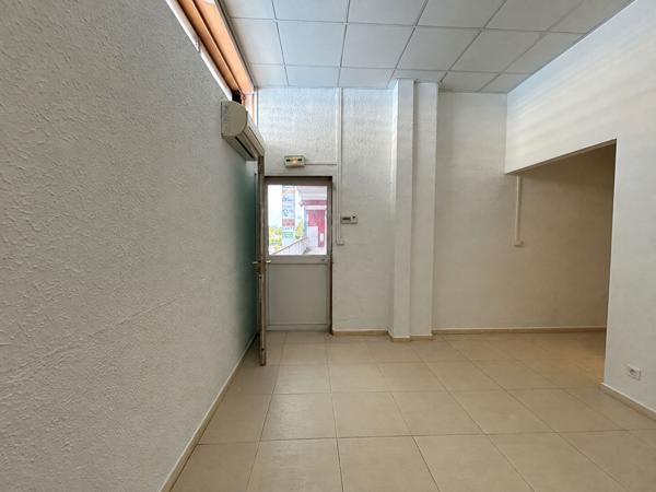 Local commercial Fort De France 194.81 m2
