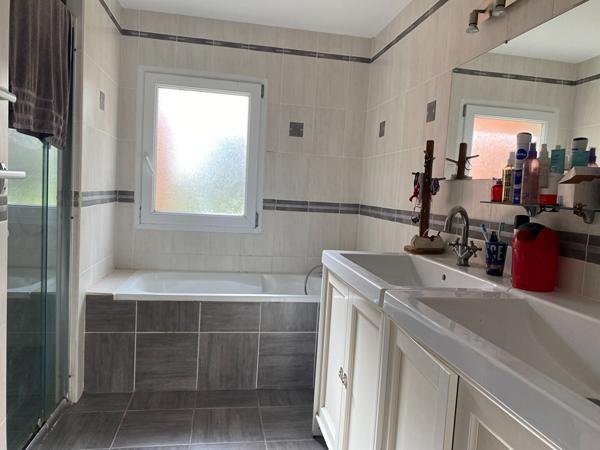 Maison de plain pied de 116m², 4 chambres sur un terrain de 1200m² à Clazay