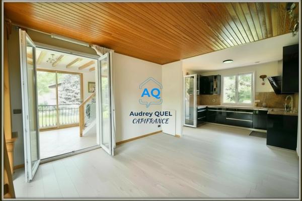 Maison de plain-pied à vendre - 6 pièces - 134 m² habitables (253 m² total) - Terrain 1098 m² - VALSERHONE (01)