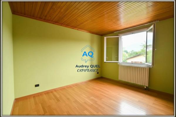 Maison de plain-pied à vendre - 6 pièces - 134 m² habitables (253 m² total) - Terrain 1098 m² - VALSERHONE (01)