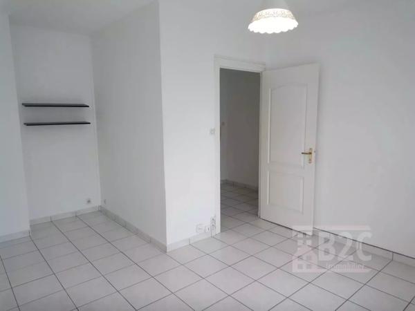 GRENOBLE, T1 bis avec balcon