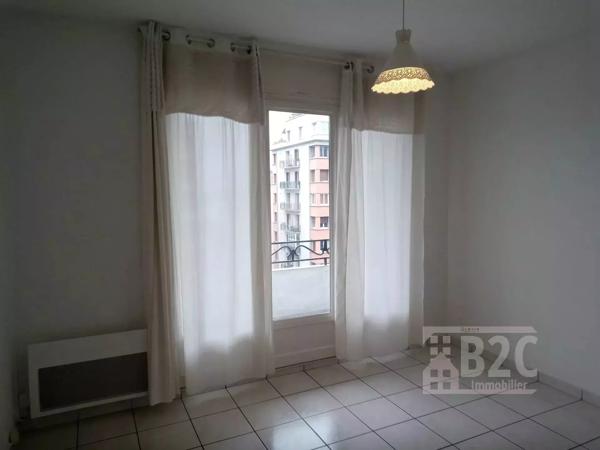 GRENOBLE, T1 bis avec balcon