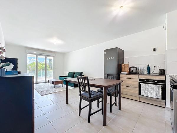 Appartement à vendre 2ème étage avec ascenseur, 3 pièces - 61 m2 + terrasse 11,30 m2 + parking couvert sécurisé