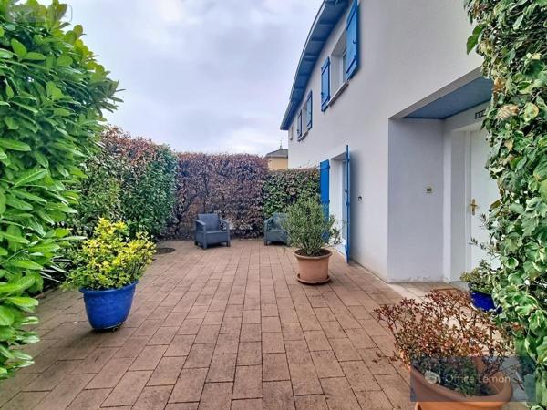 Maison à vendre à Prévessin-Moëns dans l'Ain (01280), ref : 01047-819