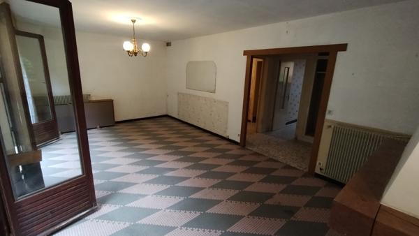 SILLERY - MAISON SOUS-SOL TOTAL - 6 CHAMBRES - JARDIN