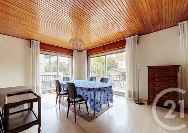 Maison à vendre  6 pièces - 236,07 m 2   CHAMALIERES  - 63