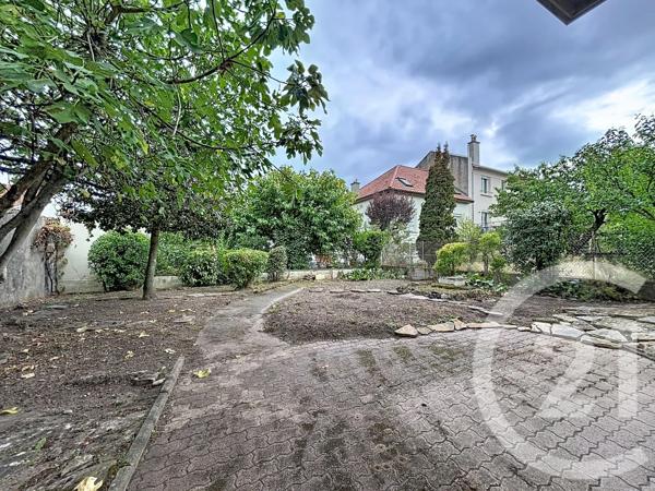 Maison à vendre  6 pièces - 236,07 m 2   CHAMALIERES  - 63