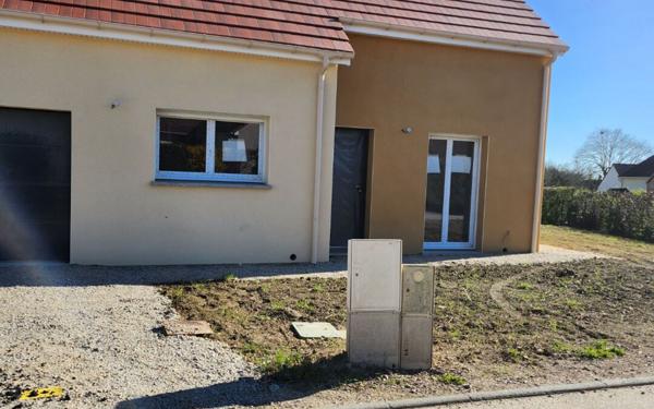 Maison à louer    4 pièces •  Neufchâtel-en-Saosnois