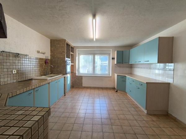 MAISON  FAMILIALE MITOYENNE  DE 7 PIECES -  AVEC 4 CHAMBRES