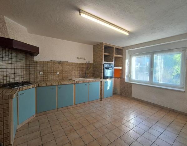 MAISON  FAMILIALE MITOYENNE  DE 7 PIECES -  AVEC 4 CHAMBRES