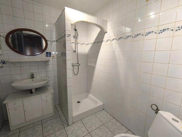 MAISON  FAMILIALE MITOYENNE  DE 7 PIECES -  AVEC 4 CHAMBRES