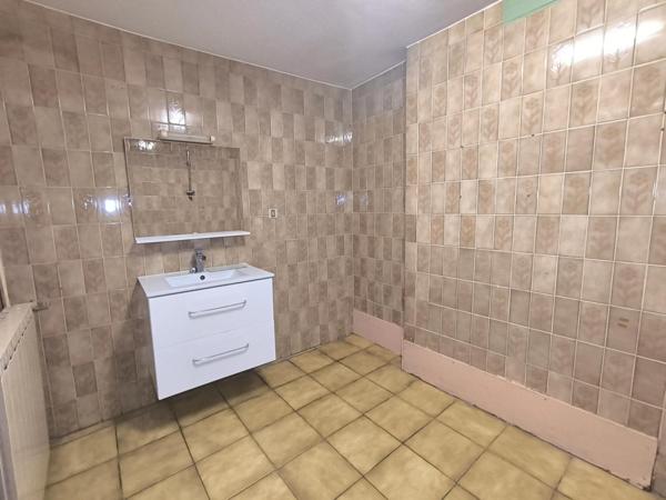 MAISON  FAMILIALE MITOYENNE  DE 7 PIECES -  AVEC 4 CHAMBRES