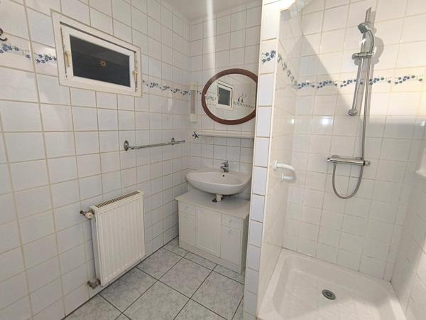 MAISON  FAMILIALE MITOYENNE  DE 7 PIECES -  AVEC 4 CHAMBRES