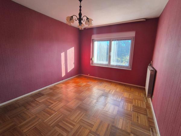 MAISON  FAMILIALE MITOYENNE  DE 7 PIECES -  AVEC 4 CHAMBRES