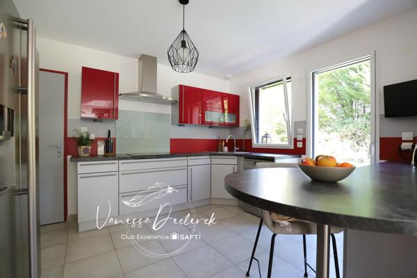 Maison contemporaine 180 m² avec 5 chambres, jardin de 800m² et double garage à Forges-les-Bains