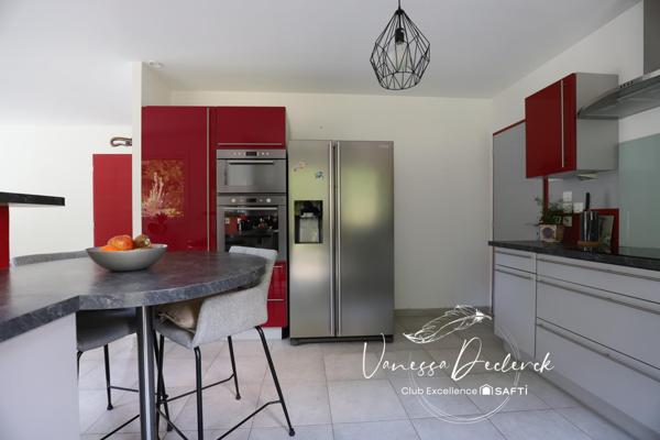 Maison contemporaine 180 m² avec 5 chambres, jardin de 800m² et double garage à Forges-les-Bains